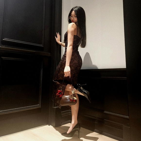 Meet your Posher, Lauren - Picture 3 of 3